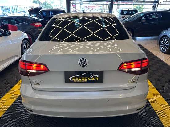 VOLKSWAGEN-JETTA-1.4 16V TSI COMFORTLINE GASOLINA 4P TIPTRONIC VOLKSWAGEN-JETTA-2017