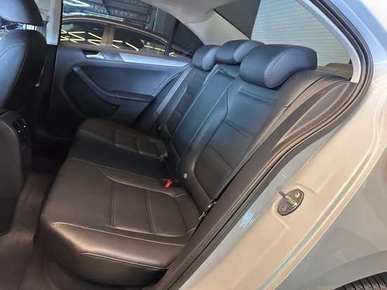 VOLKSWAGEN-JETTA-1.4 16V TSI COMFORTLINE GASOLINA 4P TIPTRONIC VOLKSWAGEN-JETTA-2017