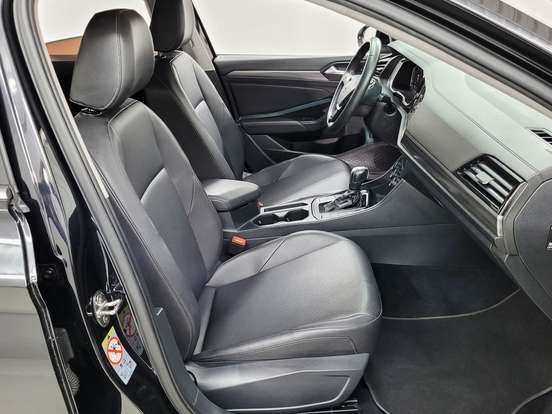 VOLKSWAGEN-JETTA-2020