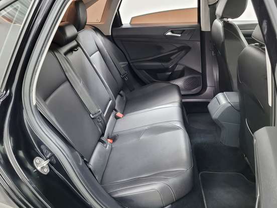 VOLKSWAGEN-JETTA-2020