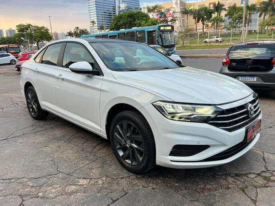 VOLKSWAGEN-JETTA-2020