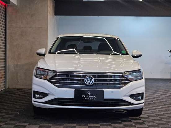 VOLKSWAGEN-JETTA-1.4 250 TSI TOTAL FLEX COMFORTLINE TIPTRONIC VOLKSWAGEN-JETTA-2018