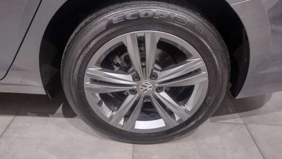 VOLKSWAGEN-JETTA-1.4 250 TSI TOTAL FLEX R-LINE TIPTRONIC VOLKSWAGEN-JETTA-2020