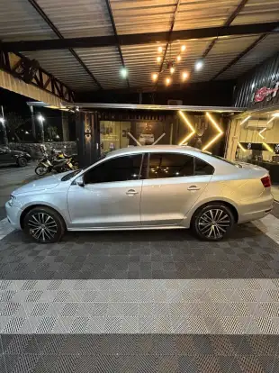 VOLKSWAGEN-JETTA-2.0 TSI HIGHLINE 211CV GASOLINA 4P TIPTRONIC VOLKSWAGEN-JETTA-2014