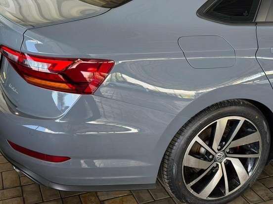 VOLKSWAGEN-JETTA-2019