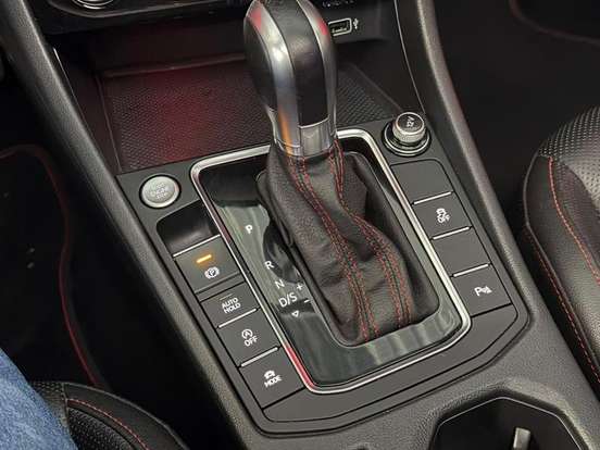 VOLKSWAGEN-JETTA-2.0 350 TSI GASOLINA GLI DSG VOLKSWAGEN-JETTA-2019