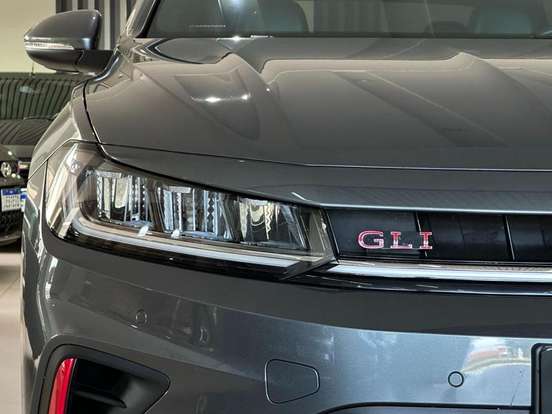 VOLKSWAGEN-JETTA-2025