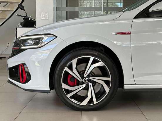 VOLKSWAGEN-JETTA-2023