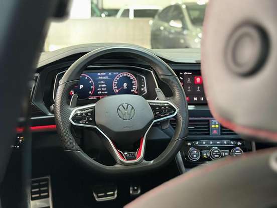 VOLKSWAGEN-JETTA-2023
