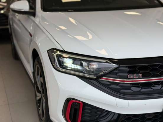 VOLKSWAGEN-JETTA-2023