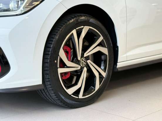 VOLKSWAGEN-JETTA-2023