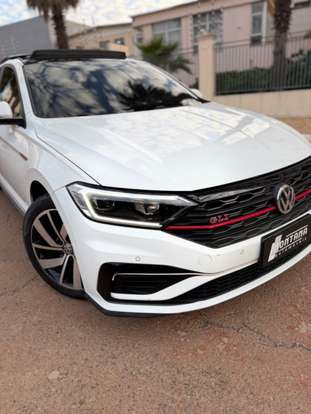 VOLKSWAGEN-JETTA-2020