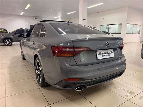 VOLKSWAGEN-JETTA-2024