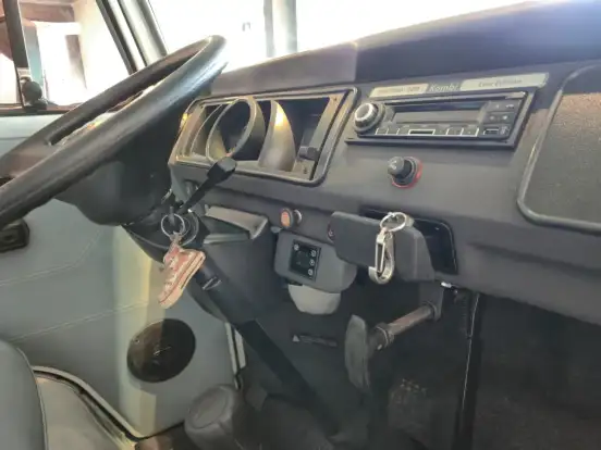 VOLKSWAGEN-KOMBI-2014