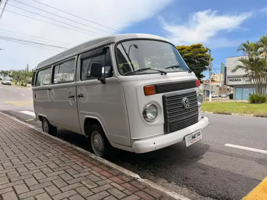 VOLKSWAGEN-KOMBI-1.4 MI STD 8V FLEX 4P MANUAL VOLKSWAGEN-KOMBI-2011