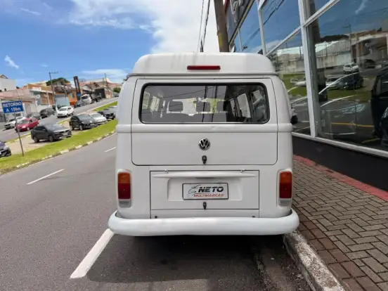 VOLKSWAGEN-KOMBI-2011