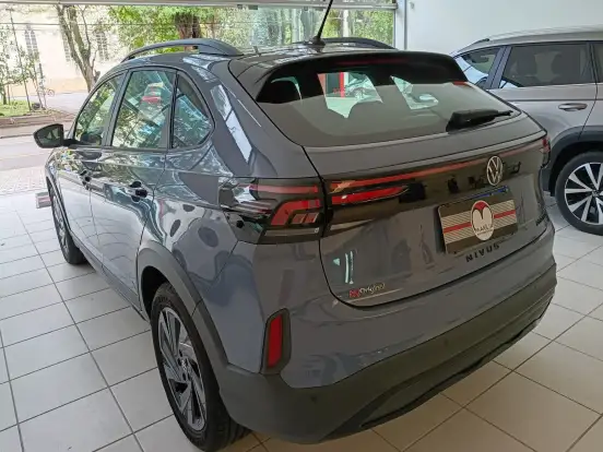 VOLKSWAGEN-NIVUS-1.0 200 TSI TOTAL FLEX HIGHLINE AUTOMÁTICO VOLKSWAGEN-NIVUS-2025