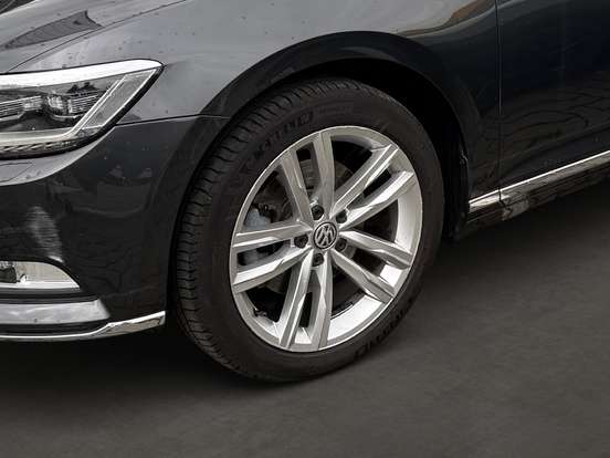 VOLKSWAGEN-PASSAT-2018