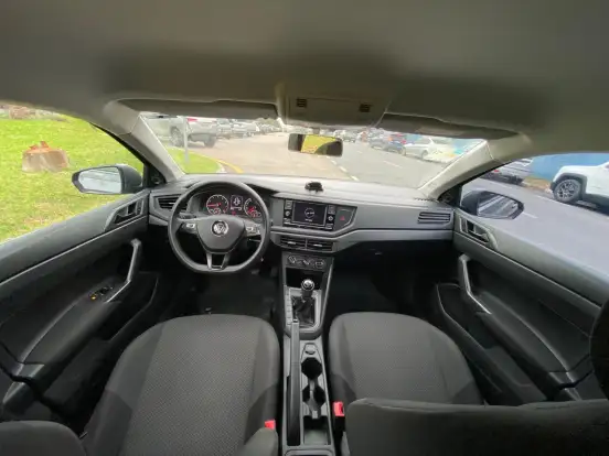 VOLKSWAGEN-POLO-2021