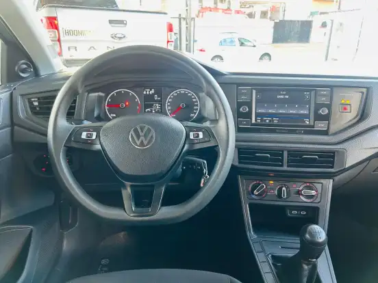VOLKSWAGEN-POLO-2023