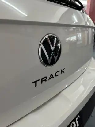 VOLKSWAGEN-POLO-2024