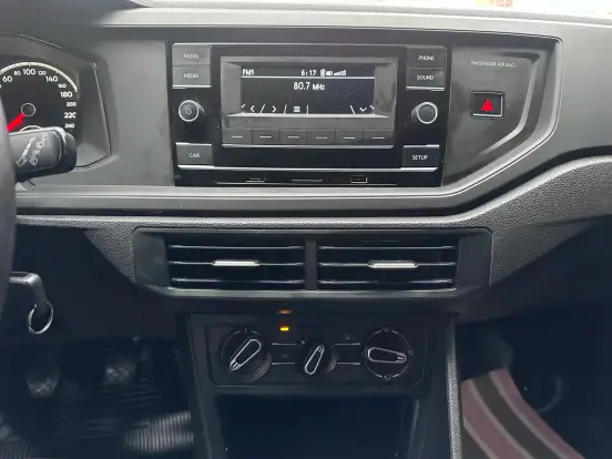 VOLKSWAGEN-POLO-2020