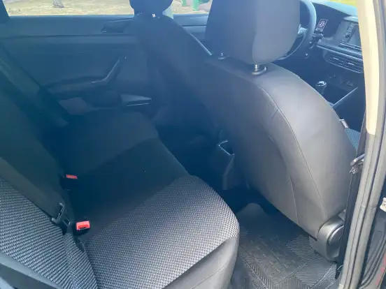 VOLKSWAGEN-POLO-2019
