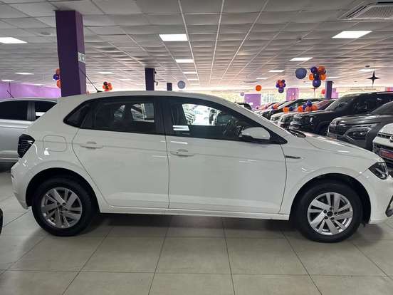 VOLKSWAGEN-POLO-2024