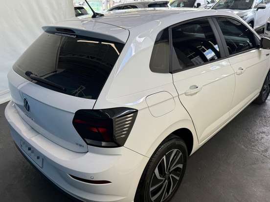 VOLKSWAGEN-POLO-2025