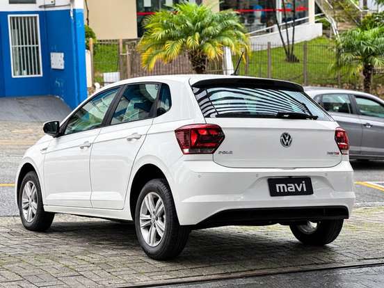VOLKSWAGEN-POLO-1.0 200 TSI COMFORTLINE AUTOMÁTICO VOLKSWAGEN-POLO-2017