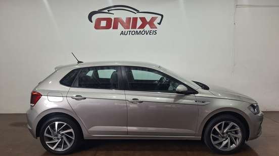 VOLKSWAGEN-POLO-2018