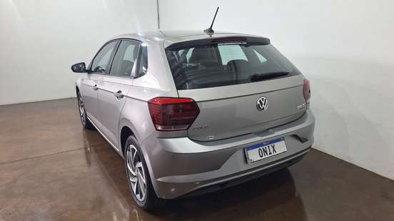 VOLKSWAGEN-POLO-2018