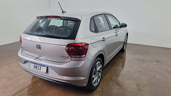 VOLKSWAGEN-POLO-2018