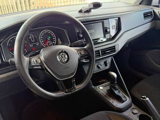 VOLKSWAGEN-POLO-2019