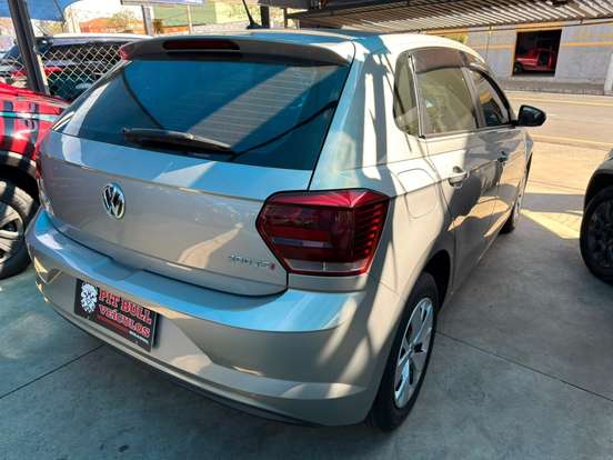 VOLKSWAGEN-POLO-2019
