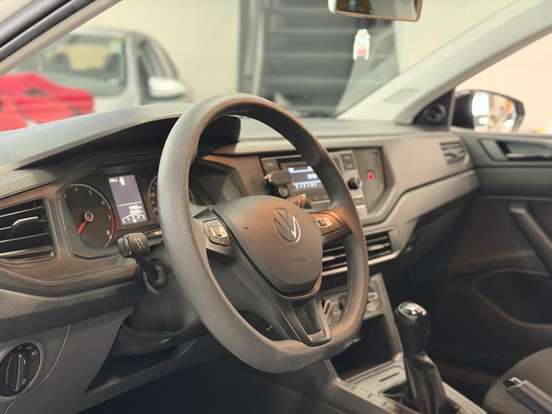 VOLKSWAGEN-POLO-2023