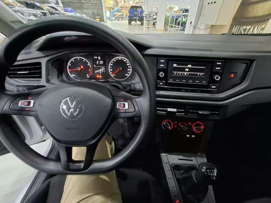 VOLKSWAGEN-POLO-2023