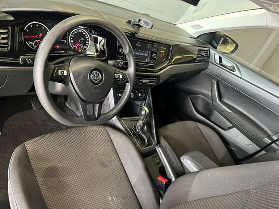VOLKSWAGEN-POLO-2019