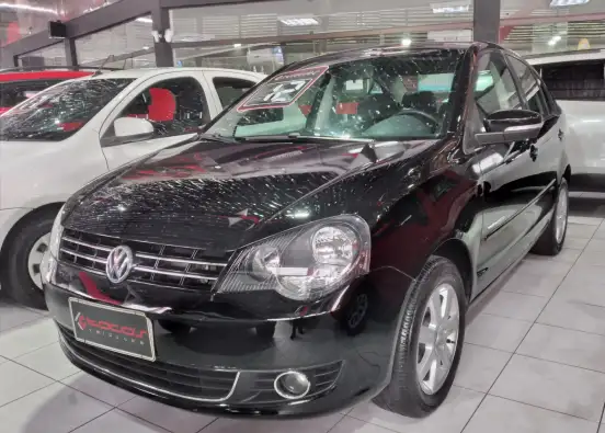 VOLKSWAGEN-POLO SEDAN-2011