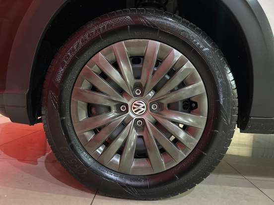 VOLKSWAGEN-SAVEIRO-2023