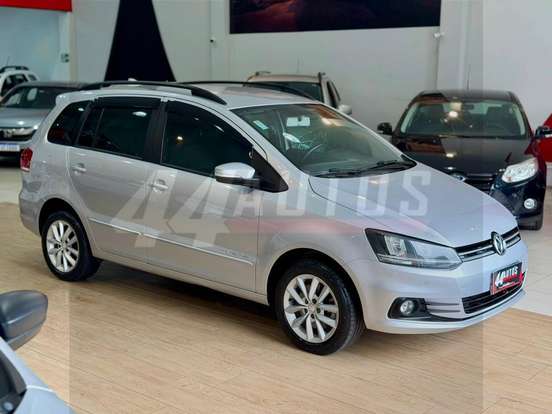 VOLKSWAGEN-SPACEFOX-2015