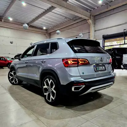 VOLKSWAGEN-TAOS-2024