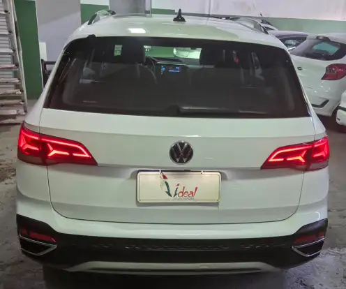 VOLKSWAGEN-TAOS-2021