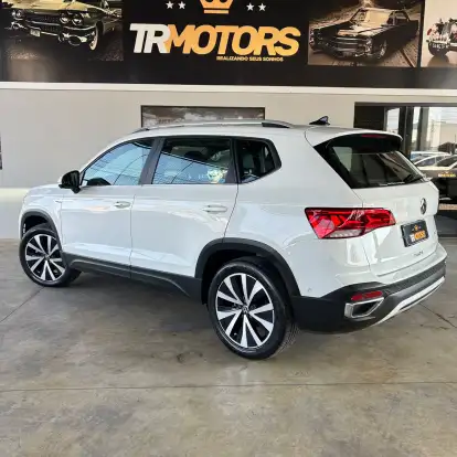 VOLKSWAGEN-TAOS-2023