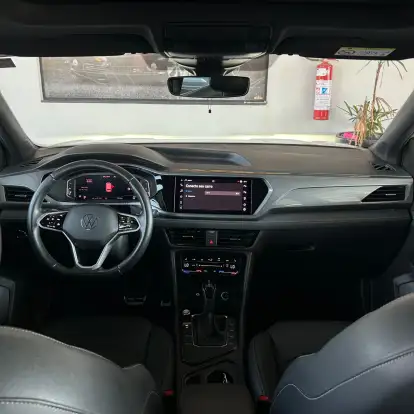 VOLKSWAGEN-TAOS-2023