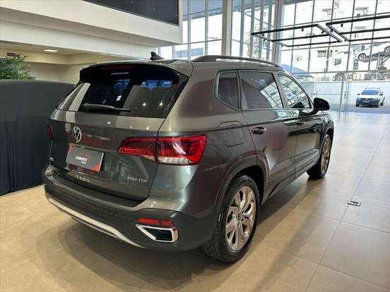 VOLKSWAGEN-TAOS-2021