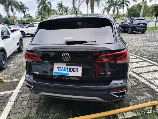 VOLKSWAGEN-TAOS-2021