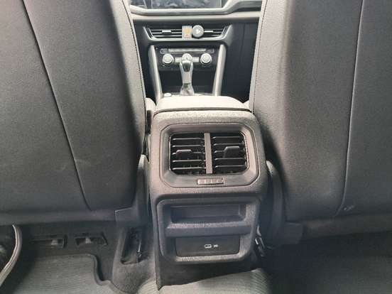 VOLKSWAGEN-TAOS-2021