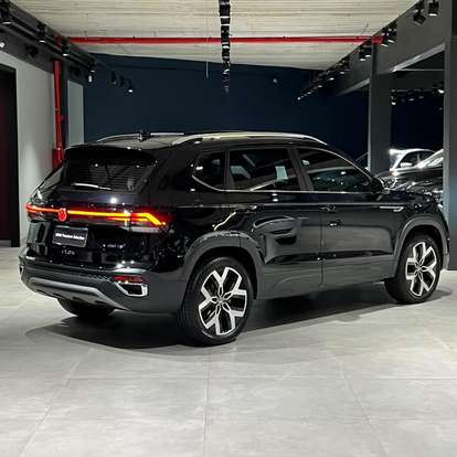 VOLKSWAGEN-TAOS-2025