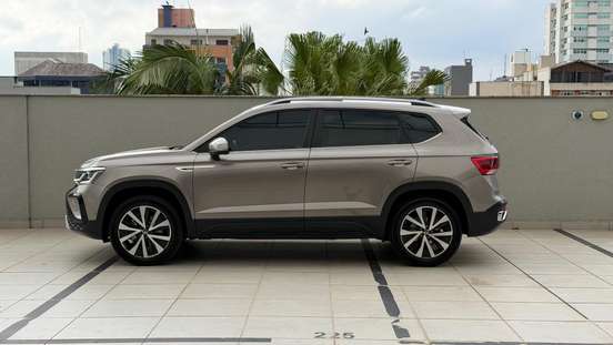 VOLKSWAGEN-TAOS-1.4 250 TSI TOTAL FLEX HIGHLINE AUTOMÁTICO VOLKSWAGEN-TAOS-2023